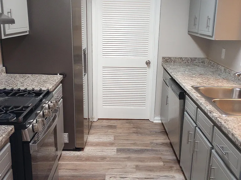 112 Ridgeview Ct #112 — Photo 8