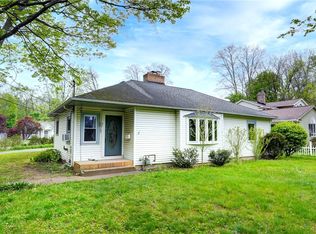 709 Roosevelt Rd, East Rochester, NY 14445