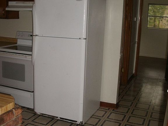 5th image of 2210 Campbell St