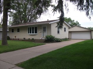 2088 Carter Rd, Dubuque, IA 52001