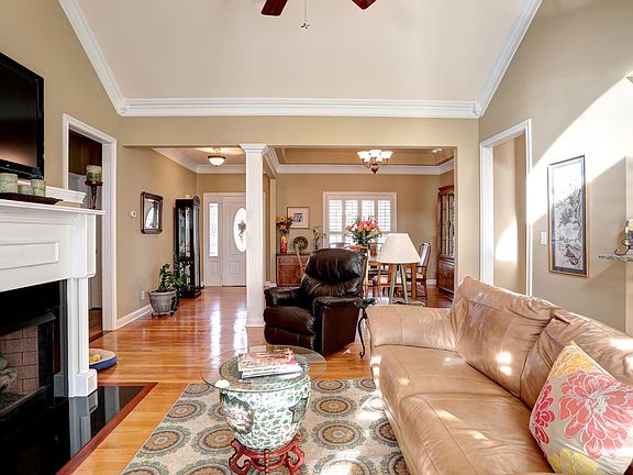 4th image of 120 Artesa Dr