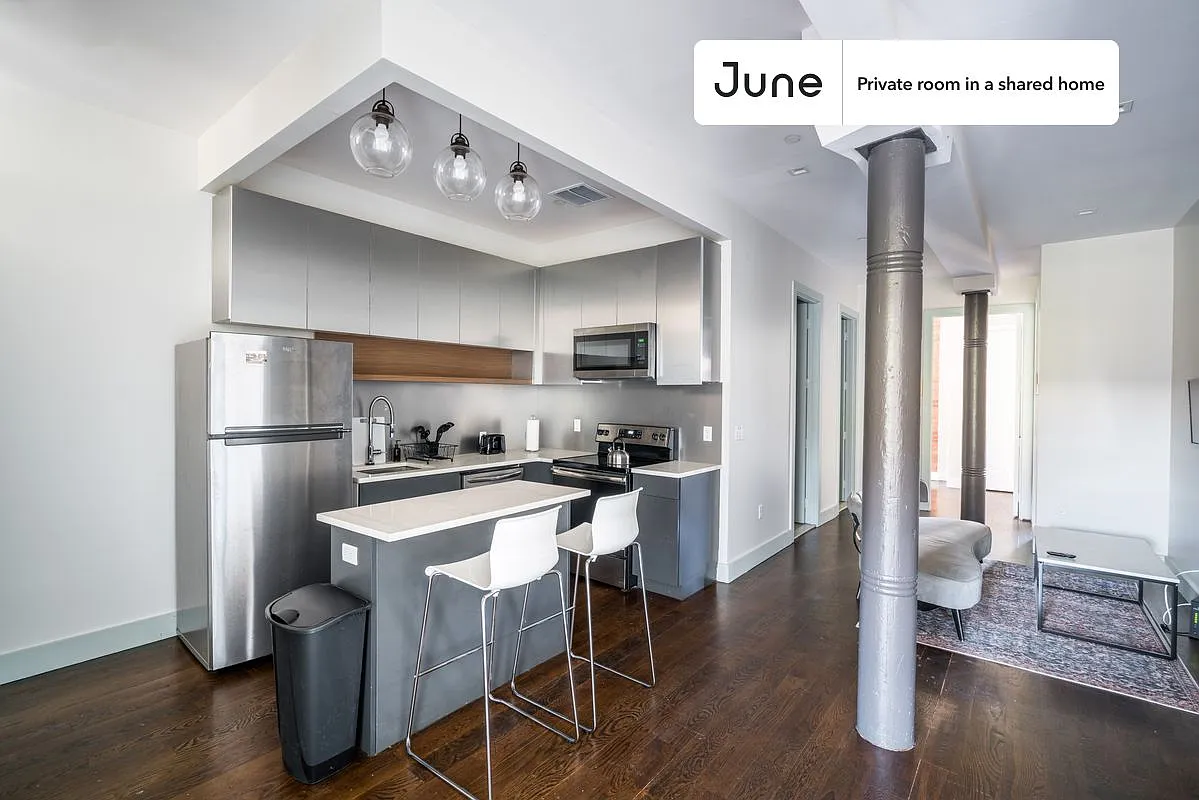 Full bedroom in 4 bed/2 bath home in Bedford-Stuyvesant #1241 D — Photo 3