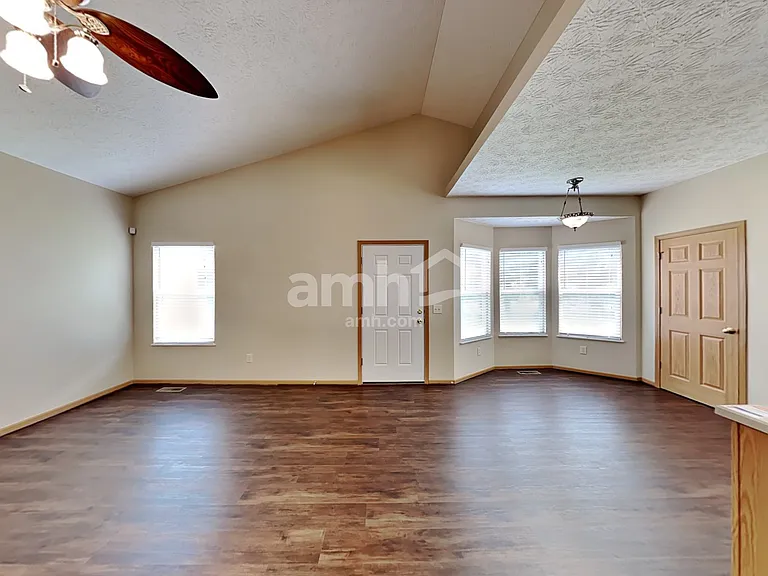 1468 E Quail Run Dr — Photo 5