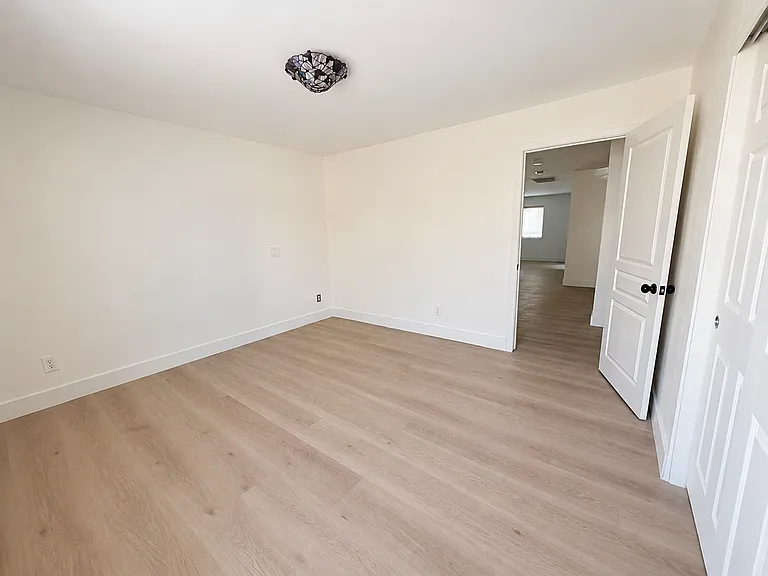 9541 W Frank Ave — Photo 20
