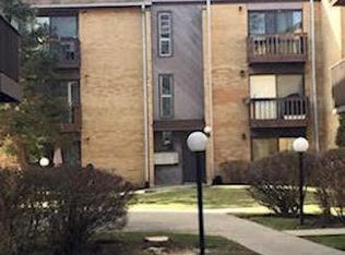 1176 S Forums Ct APT 3A, Wheeling, IL 60090