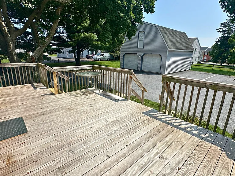 288 W Main St — Photo 24