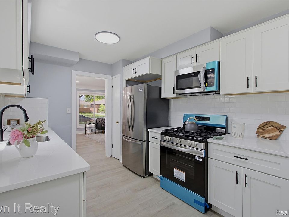 23700 Marlow St, photo 8