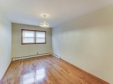 5th image of 51 Magnolia Ave Floor 1