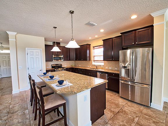 4th image of 231 Olivette St