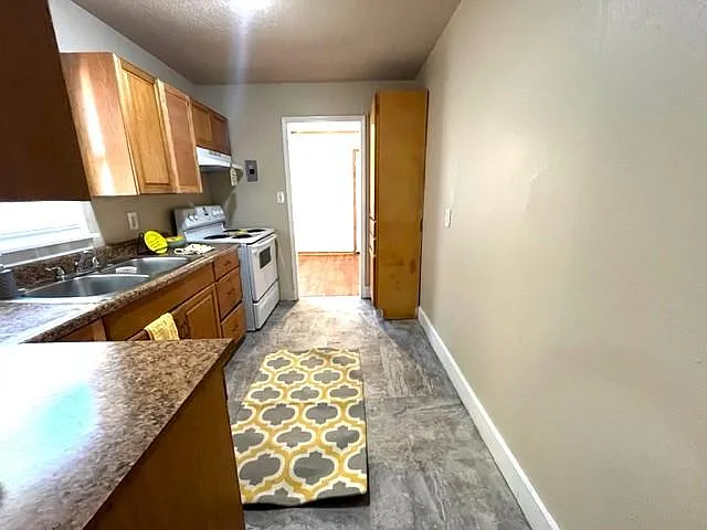 3 bed, 1000 sqft, $975 — Photo 4