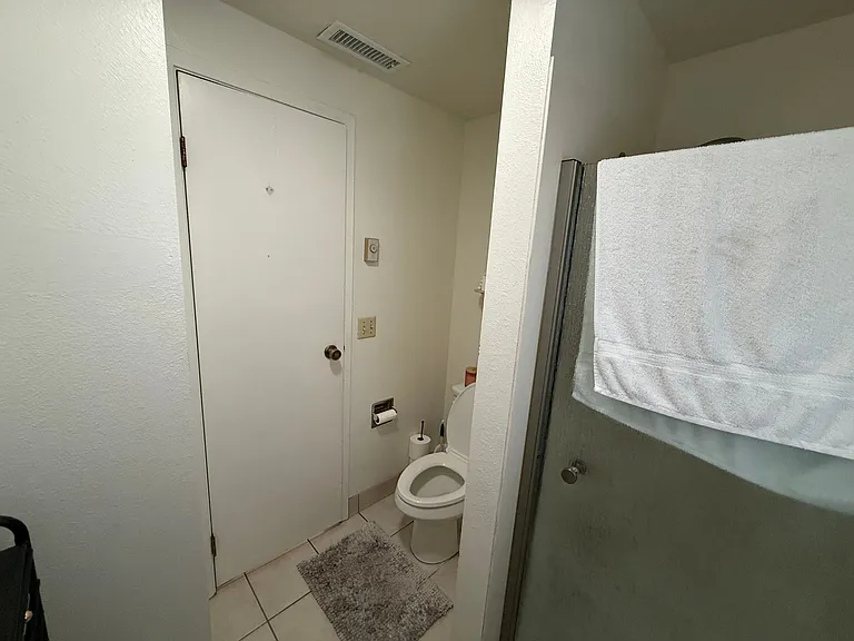 596 N Main St #A — Photo 11
