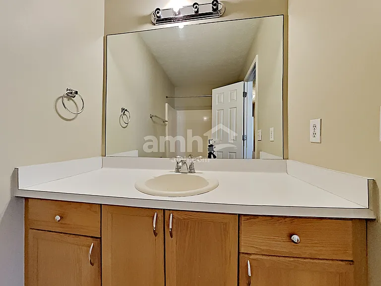 624 Glendale Forest Dr — Photo 13