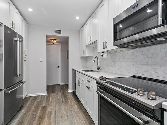 3rd image of 650 Murray Ln Unit 403