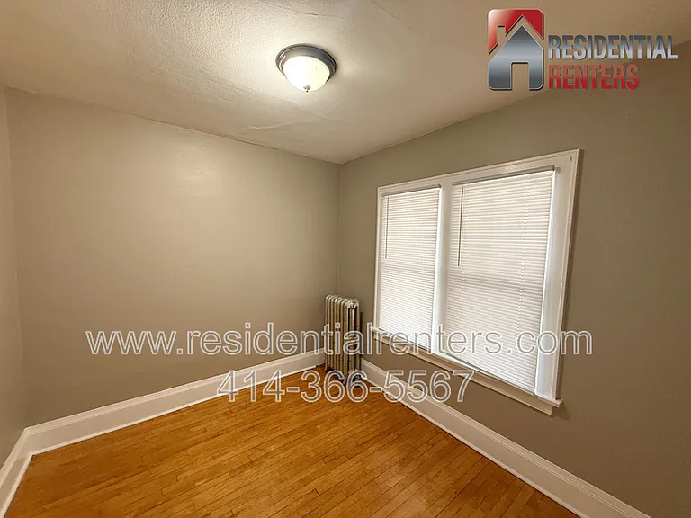 1637 S 68th St #LOWER — Photo 4