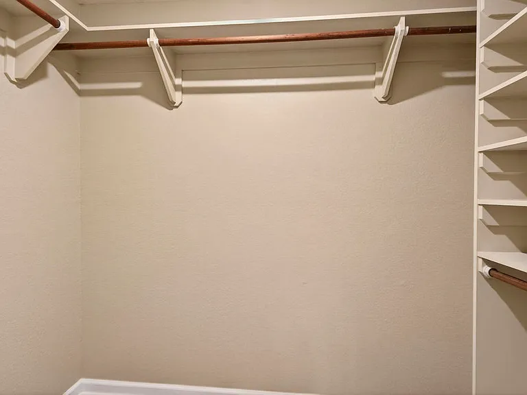 10261 English Manor Dr — Photo 18
