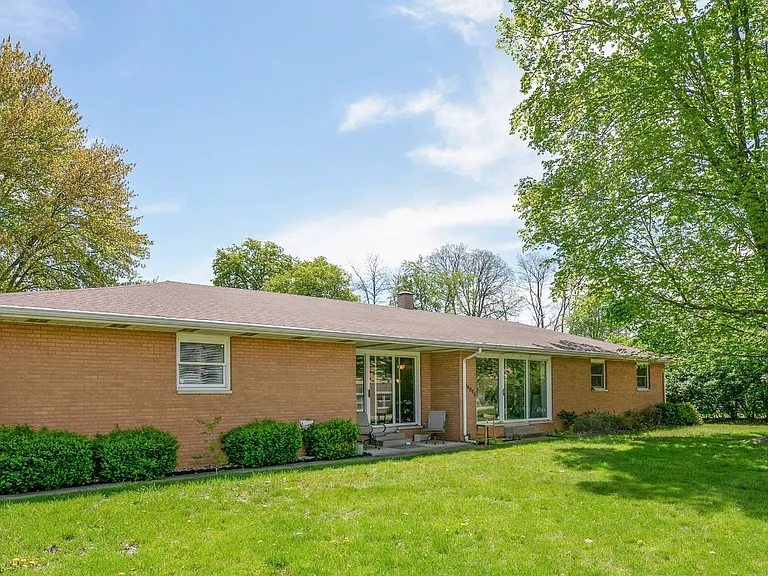 54528 Willis Ave — Photo 7