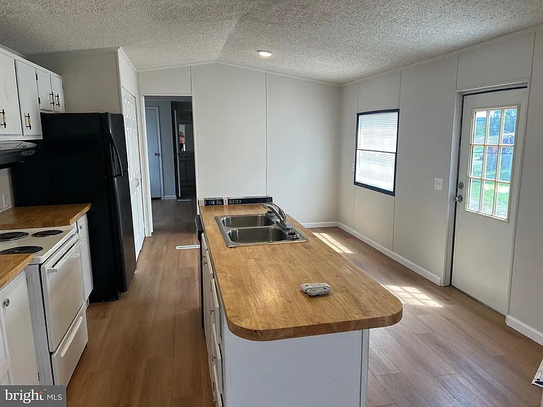126 Dugan Ct — Photo 4
