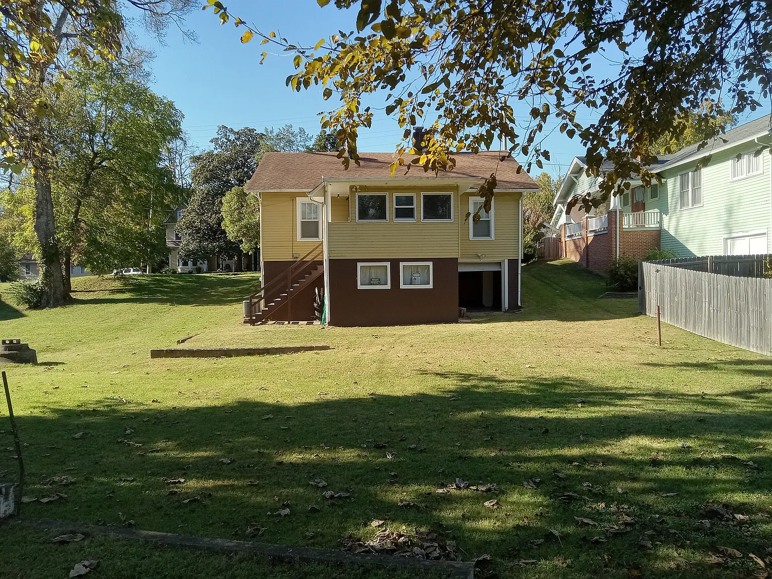 3 bed, 1.5 bath, 1188 sqft, $1,995 — Photo 3