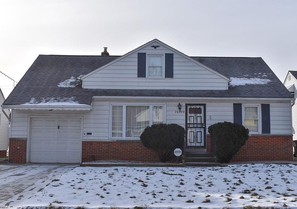 1st image of 26240 Parklane Dr