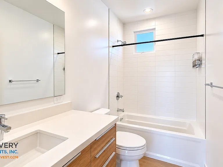 3235 Louise St #C — Photo 40
