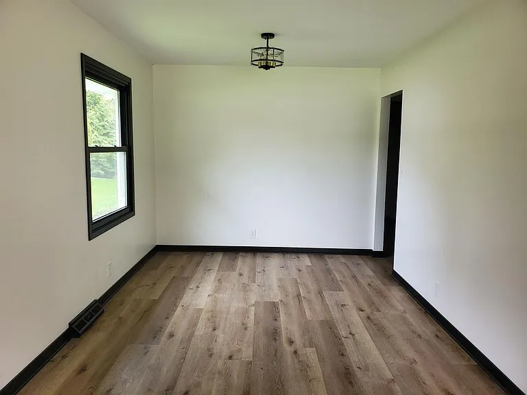 18625 Lola Dr — Photo 11