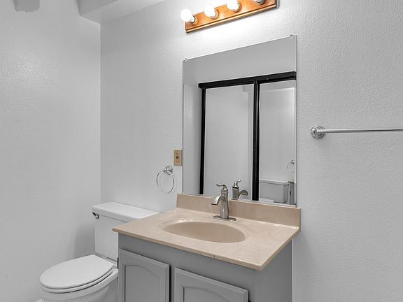 4th image of 711 S Bayshore Blvd APT 15