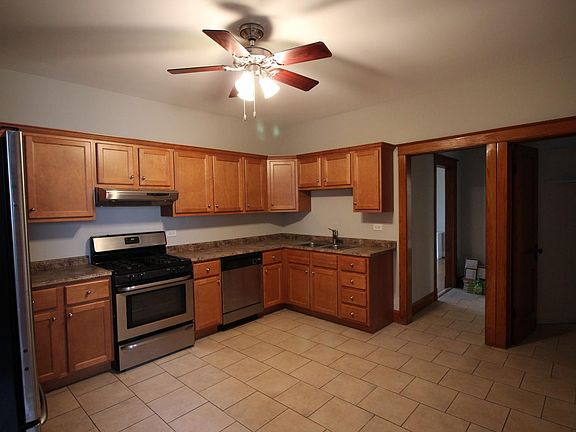 2nd image of 3923 W Schubert Ave #1
