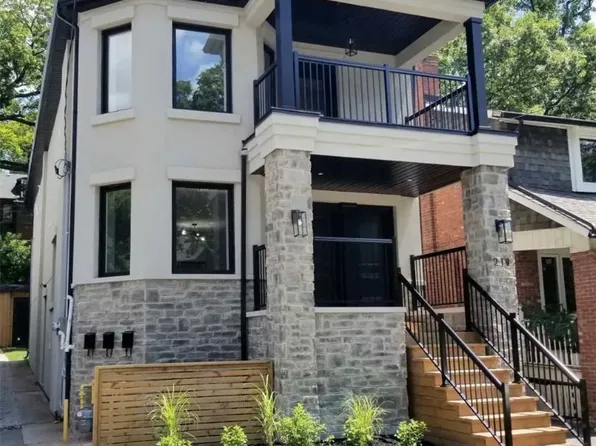 219 Glendonwynne Rd, Toronto, ON M6P 3G4