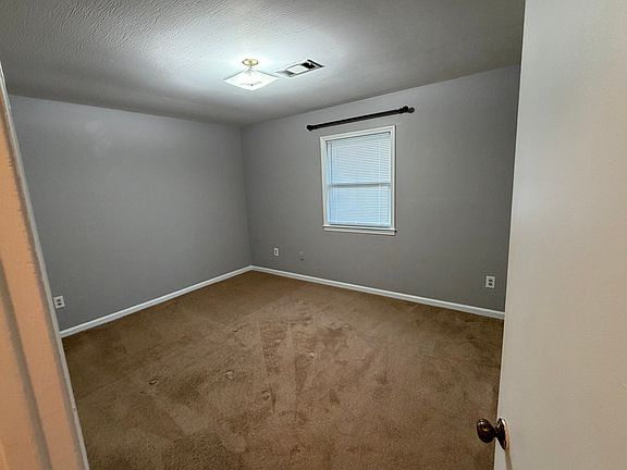 4th image of 335 Ebenezer Rd APT A