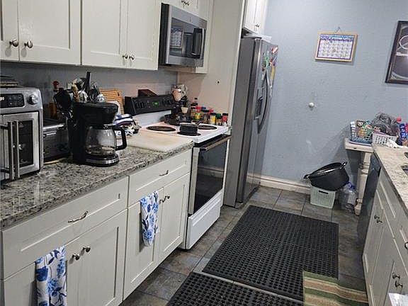 4th image of 3509 Chesapeake Blvd