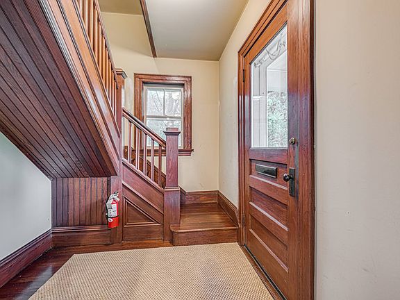 2nd image of 20 Sanford Pl