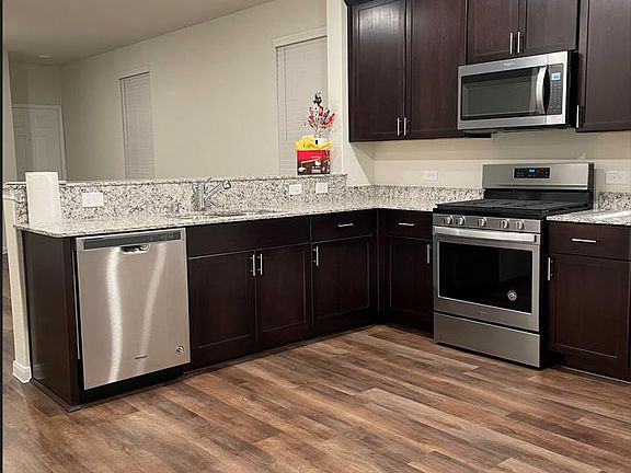 Kitchen/dining nook