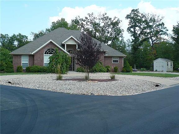 3rd image of 27 Fountainhall Dr