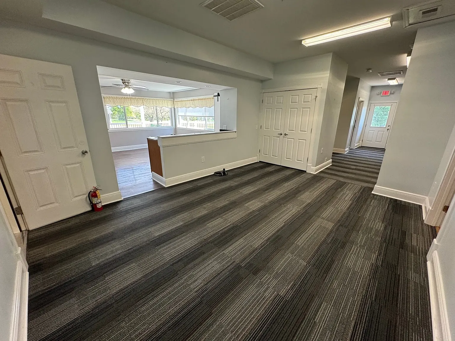 3 bed, 1.5 bath, 2000 sqft, $2,000 — Photo 2