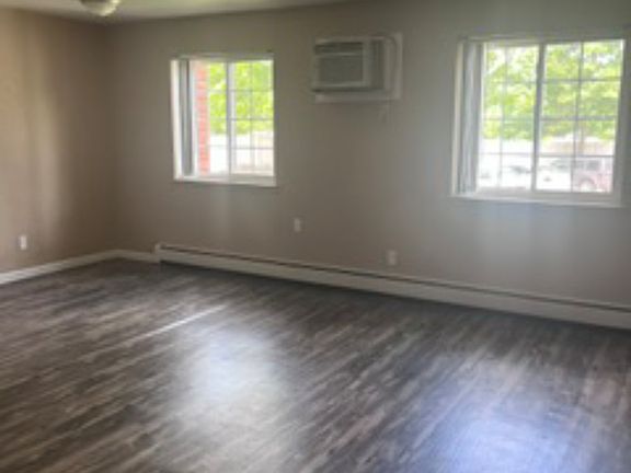 5th image of 309 Marlboro Ct #309