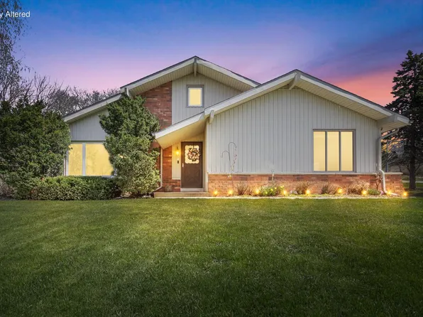 W214N10404 Oak LANE, Germantown, WI 53022