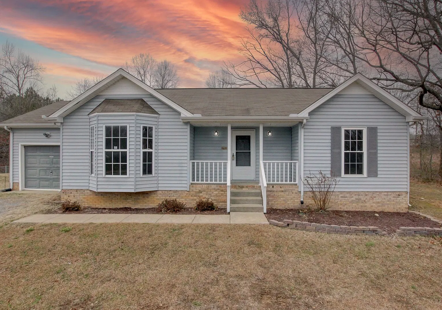 Charming Ranch Style Home On Over An Acre with Hardwood Flooring And Stainless Steel Appliances C... — Photo 1