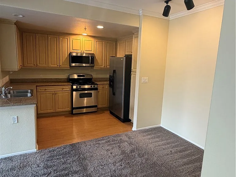2313 Watermarke Pl — Photo 4