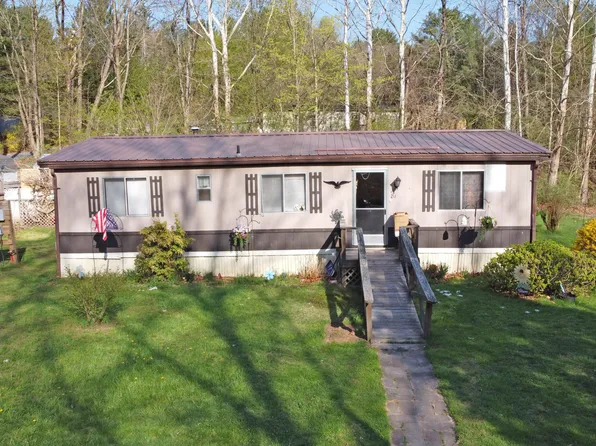 1057 Hudson Dr, White Mills, PA 18473