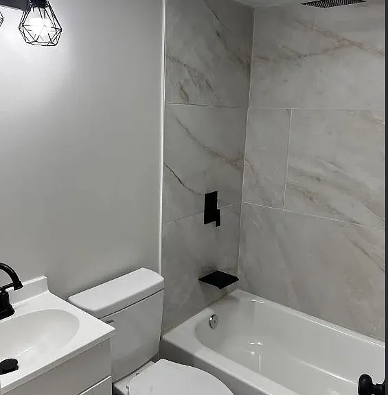 104 N Rose St — Photo 3