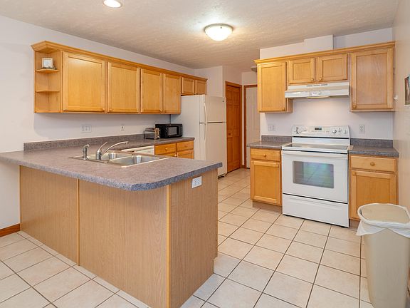 5th image of 363 Goldenview Dr
