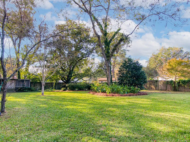 1157 Oxbow Dr — Photo 37