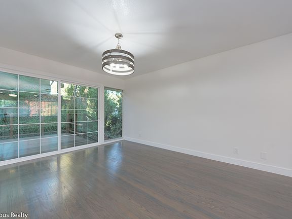 5th image of 2312 Eastridge Ave