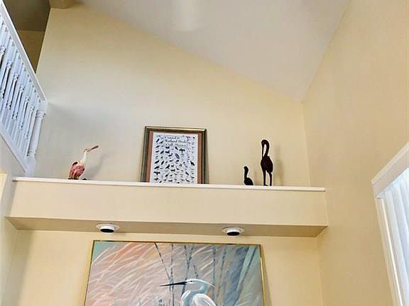 3rd image of 201 Dolphin Ln