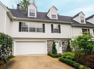 170 Commons Ct #21, Chagrin Falls, OH 44022