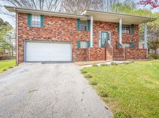 36 Forrest Park Dr, Chickamauga, GA 30707
