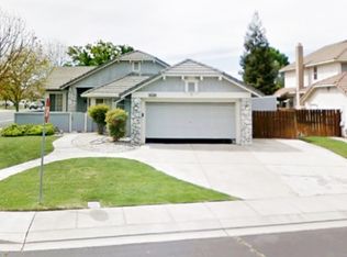 1271 Bordeaux Ln, Manteca, CA 95337