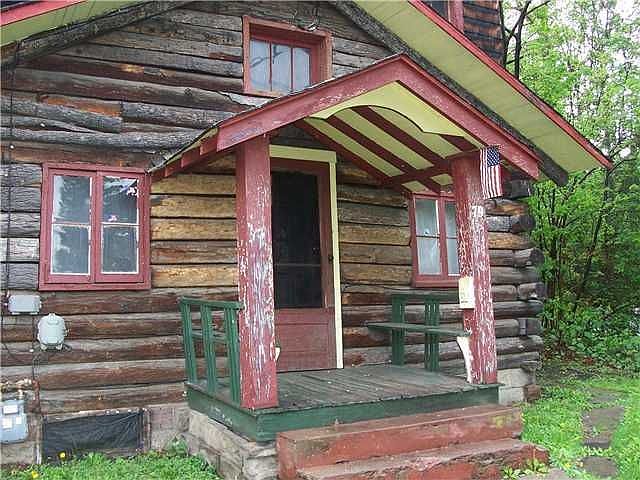 2nd image of 79 Hill St