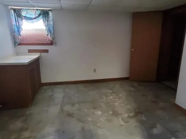 2744 Dwight Ave — Photo 27