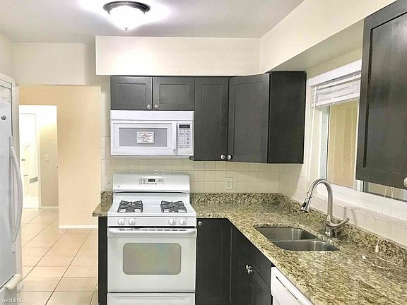 9825 NW 25 Ct 11
